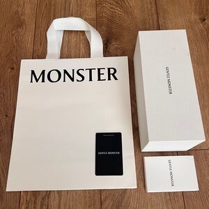Gentle Monster White Pkg Set - Gift bag, box, & Authenticity Cert Card fr NYC